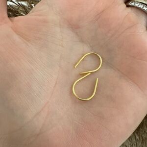 Elegant Gold Hoop Earrings